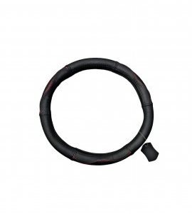 Husa volan din piele cu gaurele negru cu rosu marime M