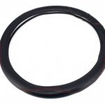 Husa volan imitatie piele negru cusatura rosie marime M